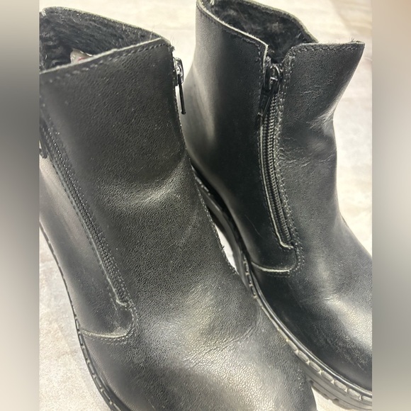 AMI Vintage Ankle Chelsea Style Boots - Picture 7 of 7